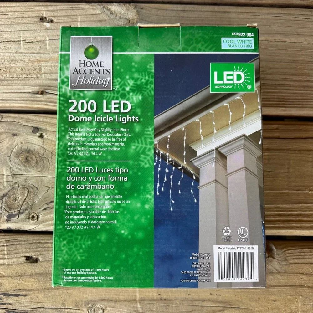 Home Accents Holiday 200 LED Dome Icicle Lights Cool White 17.5ft White Wire NEW